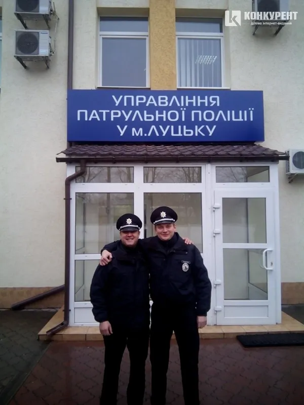 Керівник Луцької патрульної поліції влаштував фотосесію з підопічними
