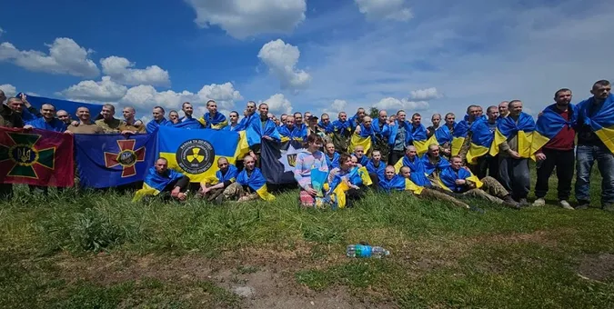 В Україну з російського полону повернули 75 людей (фото)