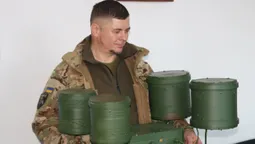 Жителі Горохова передали РЕБ воїнові-земляку (фото)