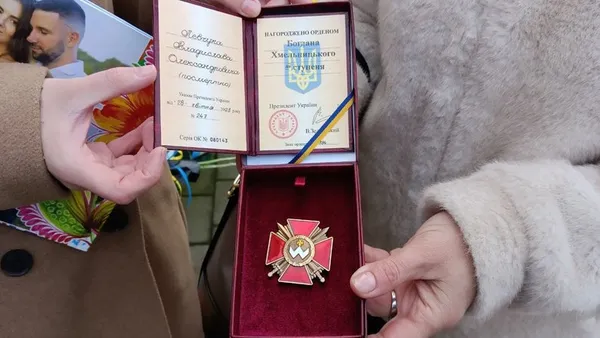 «До цього ніколи не можна бути готовою»: волинянка втратила на війні чоловіка і сина