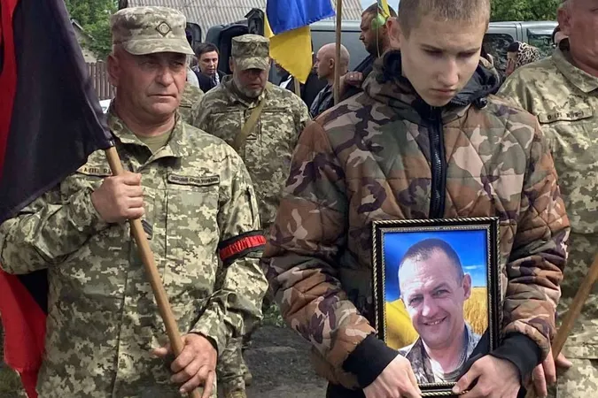 У Підгайцівській громаді в останню путь провели Героя Юрія Пивоварчука (фото)