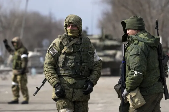 У Запорізькій області окупанти змушують людей змінювати документи на російський лад