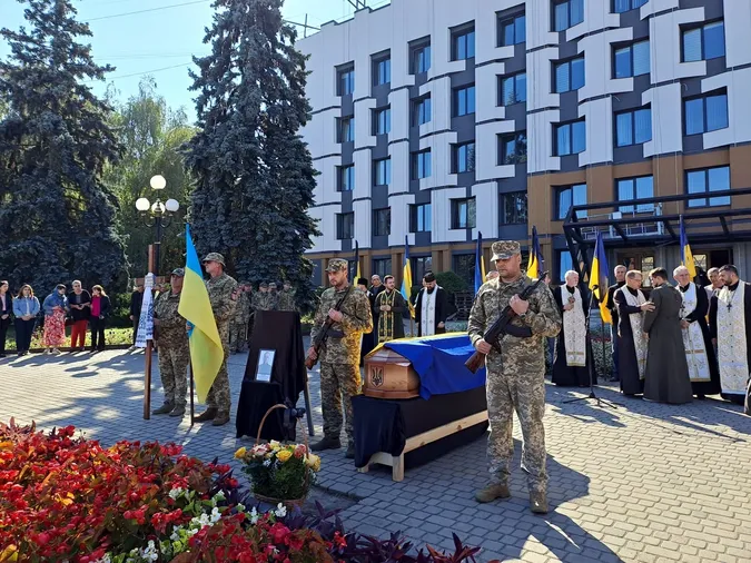 На Волині провели в останню дорогу молодшого сержанта Дмитра Бондарука (фото)