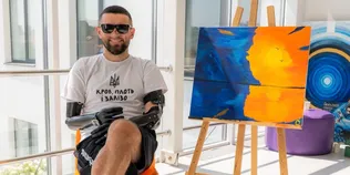 Картина художника-ветерана Захара Бірюкова стала дизайном пакування десертів, що збирають кошти на реабілітацію військових