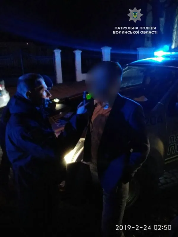 Тікали та тикали купюрами, — на Волині патрульні зловили п'яних водіїв (фото)
