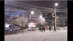 У Луцьку молодь «дрифтувала» на візку із супермаркету (відео)