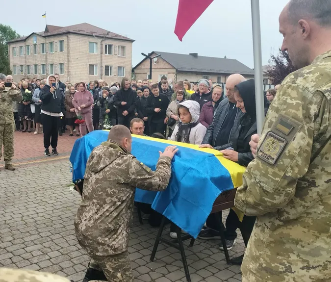 На Волині попрощалися із молодим воїном Сергієм Уляницьким (фото)