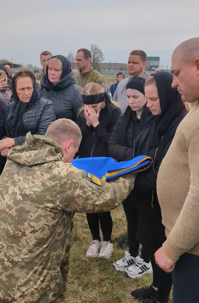 На Волині попрощалися із молодим воїном Артемом Сидоруком (фото)