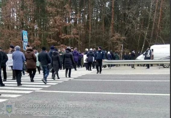 На Волині підприємці перекрили міжнародну трасу