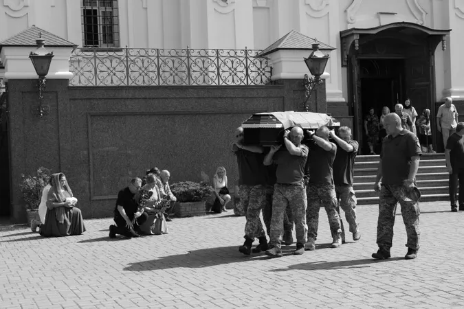 У Луцьку попрощалися із загиблим під Торецьком Андрієм Треніним (фото)