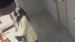 У луцькій піцерії сталося «пограбування року»: що винесла відвідувачка (відео)