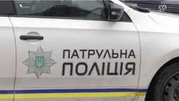 Викликав копів через крадіжку велосипеда, а опинився в спідньому і з пакетом на голові: що у Луцьку накоїли патрульні (відео)