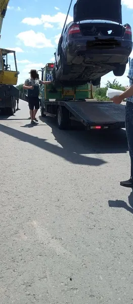 На Волині бус зніс легковик у кювет, авто перекинулося (фото)