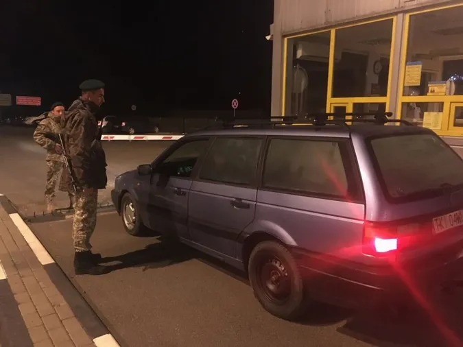 Волинянин намагався незаконно ввезти авто на єврономерах