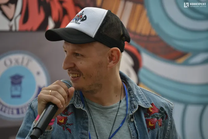 Лідер гурту «Фіолет» на «Бандерштаті» зачитав вірші з майбутньої збірки (фото)