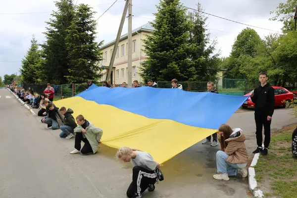 Навіки 31: громада на Волині провела в останню дорогу воїна Юрія Янюка (фото)