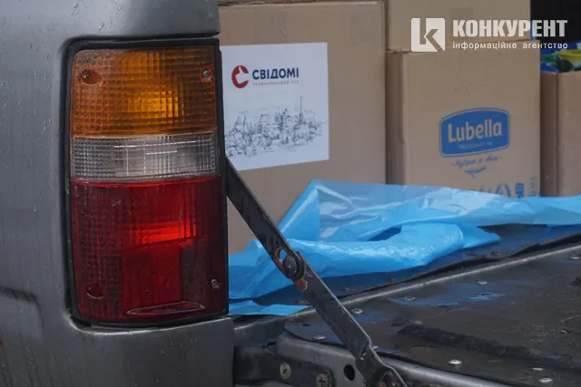 Позашляховик для ЗСУ: у Луцьку волонтери передали авто військовим (фото, відео)