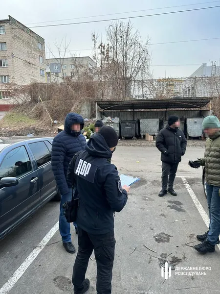 «Романтичний» працівник Рівненського СІЗО постачав наркотики арештантці за інтимні фото