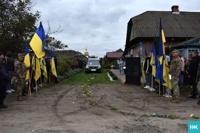 Повернувся не на весілля, а на свій похорон: на Волині попрощалися з капітаном волинської «сотки»
