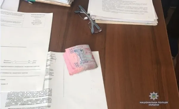 Головного лікаря волинської лікарні судитимуть за хабар (фото)