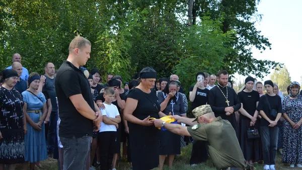 Не витримало серце: у Любешеві провели в останню дорогу 58-річного захисника Степана Смаля (фото)