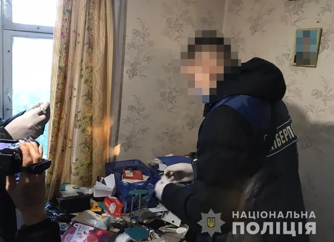 У Луцьку викрили збоченця, який розповсюджував дитячу порнографію
