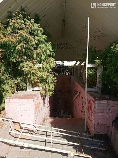 У Луцькраді вкотре кажуть, що на місці вбиральні в центрі збудують кафе (фото)