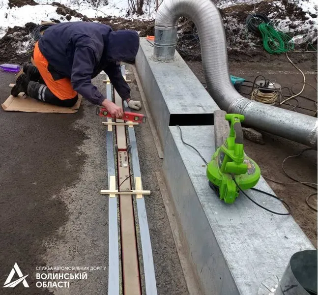На волинському автошляху встановлюють сучасний комплекс WiM (фото)