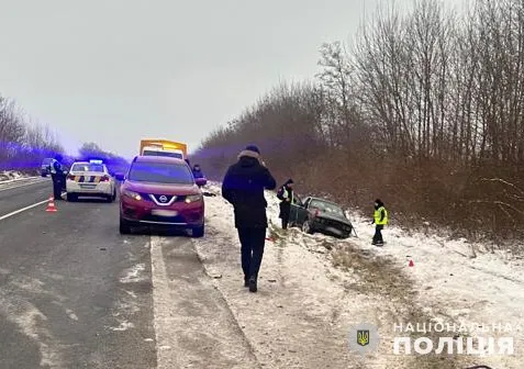 У моторошній ДТП біля Львова загинули семеро людей – п'яний винуватець втік (фото)
