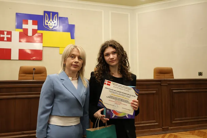 Гордість Волині: у Луцьку відзначили юних інтелектуалів та їхніх наставників (фото)