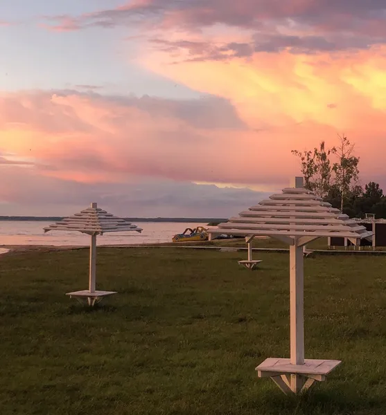 Вечірні краєвиди Світязя заворожили мережу (фото)