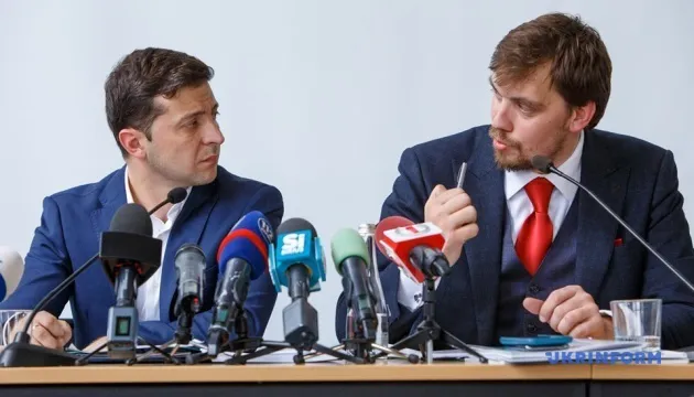 Звільнити не можна, помилувати: Зеленський дав Гончаруку «шанс»