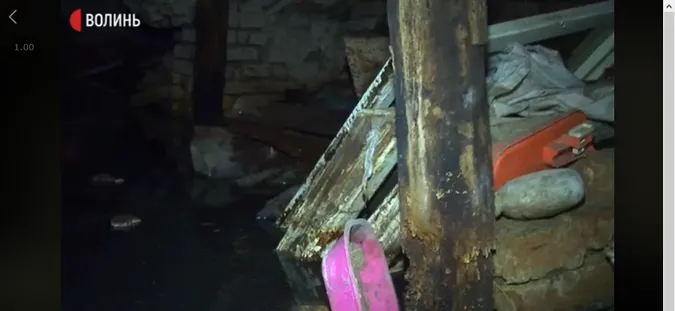 У Луцьку руйнується пам’ятка архітектури: підвали затоплює водою