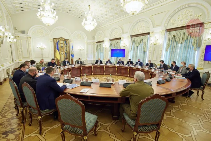 На кримінальних авторитетів та головних «обнальників» можуть накласти санкції
