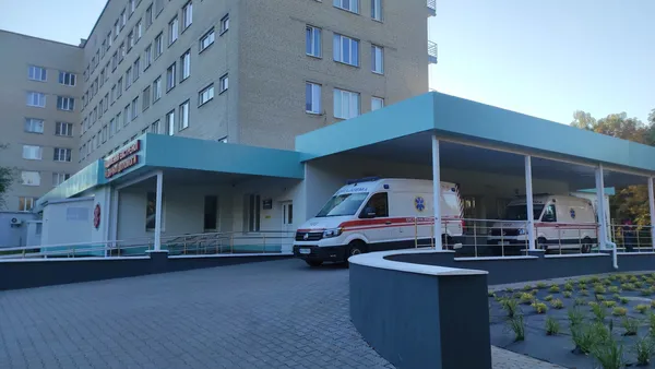 Зупинилося серце: медики «швидкої» витягнули 46-річного лучанина з того світу
