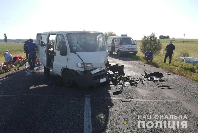 Смертельна аварія на Волині: одна людина загинула, семеро постраждали (фото)