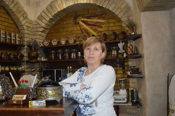 Частенько у кав'ярню приходять туристи, яким пані Жанна розповідає про історію міста та про каву
