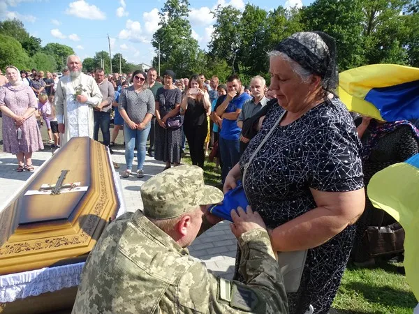Після року пошуків додому на Волинь назавжди повернувся воїн Володимир Мороз (фото)