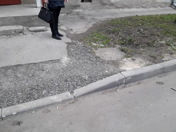 «Дбають про ворон і зневажливо ставляться до людей», – лучанка поскаржилася на ЖКП №2