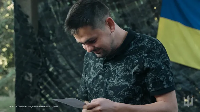 Творчий підхід до відпочинку: Князівські воїни опановують східну каліграфію (фото)