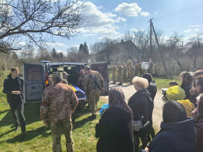 На Волині провели в останню дорогу захисника Ігоря Пилипчука (фото)