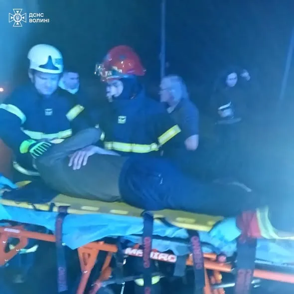 У Зміїнці сталася аварія – одного з водіїв затиснуло всередині авто (фото)