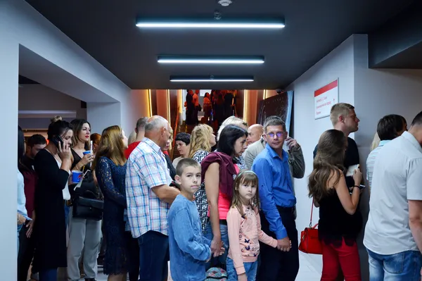 Луцькі «папараці» та драйвові танці: у «Промені» вдруге виступив Дан Балан (фото)