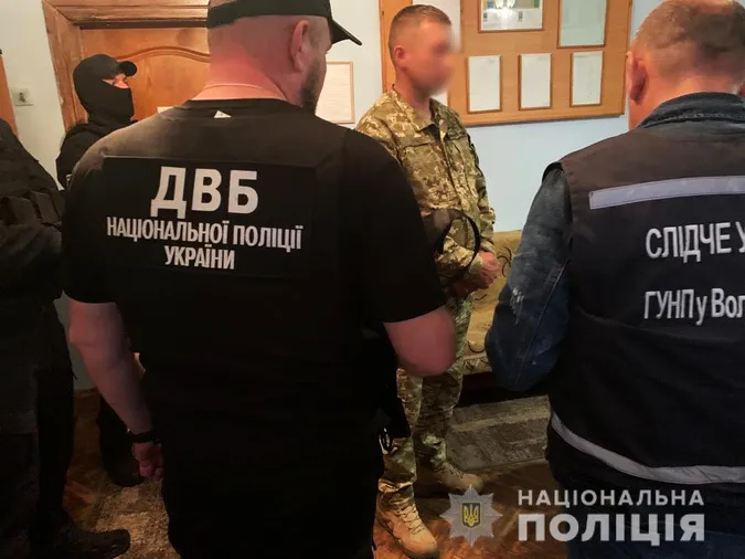 На Волині працівник військкомату за 4500 доларів «відмазував» ухилянтів (фото, відео)