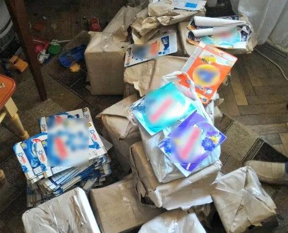Волиняни підробляли пральні порошки відомої марки (фото) 