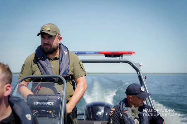 «За п'ять хвилин може статися біда»: водна поліція показала небезпечний бік Світязя (фото)