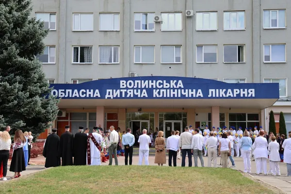 У Луцьку в дитячій обласній лікарні відкрили оновлену хірургію та відділення реабілітації (фото)