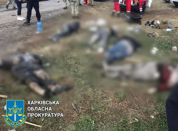 Росіяни вдарили по кафе і магазину на Харківщині: відомо про 49 загиблих (фото)