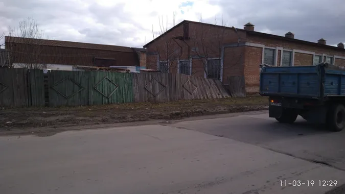 Володимирських підприємців зобов’язали привести паркани та фасади до порядку (фото)