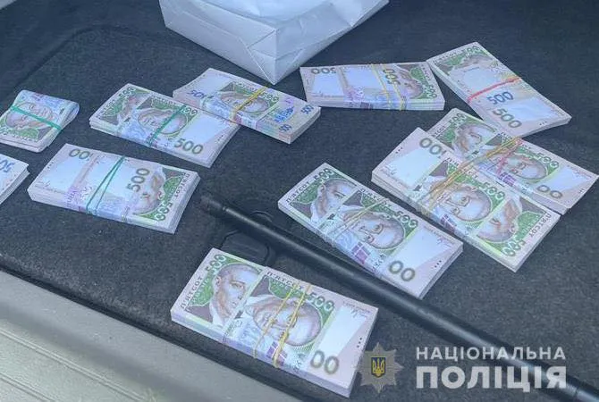 У Дніпрі волонтер торгував гуманітарними бронежилетами (фото)